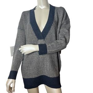Kerisma V-Neck Sweater in Navy and White, Size S/M